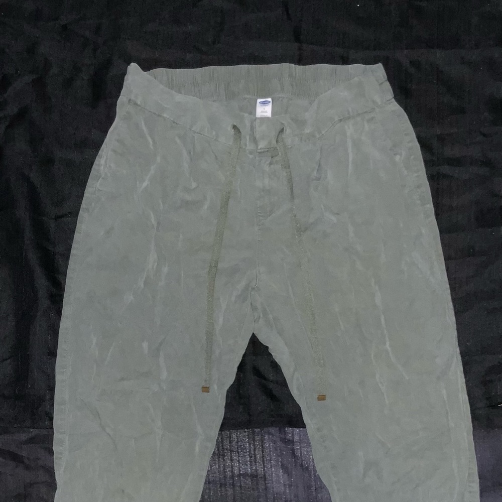 Old Navy Olive Green Pants, size 4